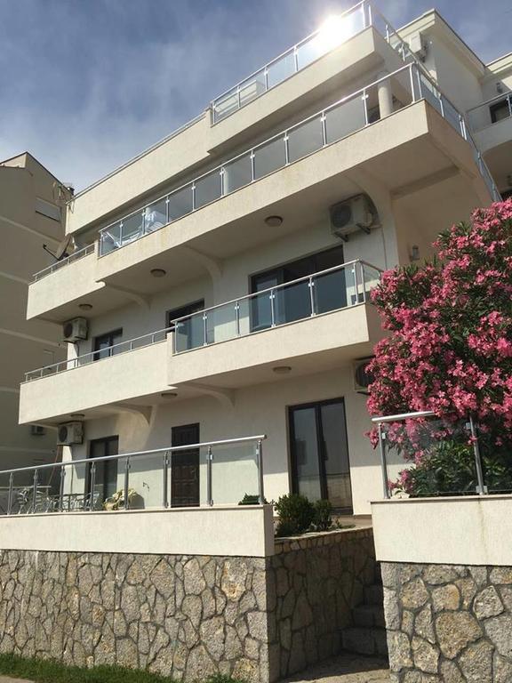 Days Inn Apartments Ulcinj Eksteriør bilde